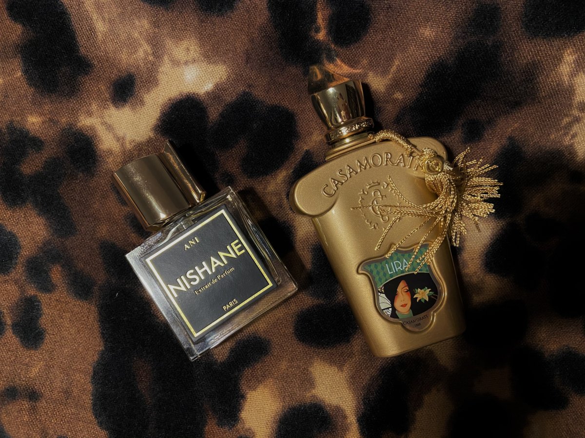 I really cant decide which is my favorite vanilla perfume! I love them both so much! They are masterpieces!