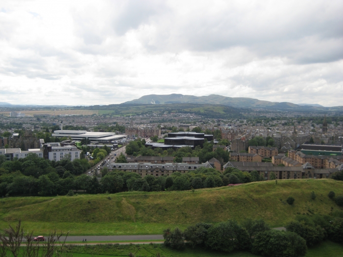 Edinburgh von den Salisbury Crags aus betrachtet