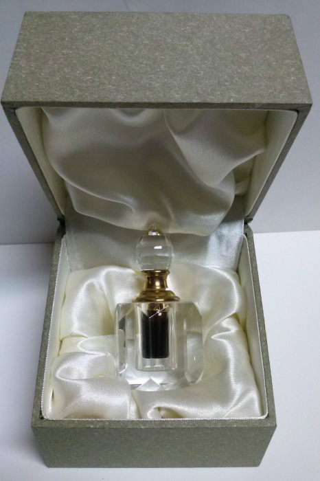 Dehn Al Oud Singapore - reines Parfümöl im Kristallflakon