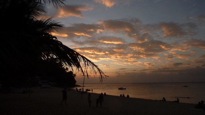 Sonnenuntergang am White Beach, Mindoro - Philippinen