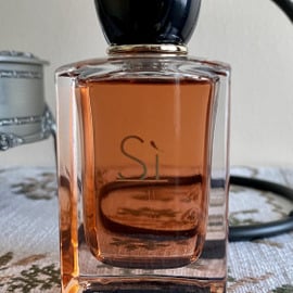Sì (Eau de Parfum Intense) (2021) - Giorgio Armani