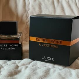 Encre Noire à L'Extrême - Lalique