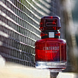 L'Interdit (2021) (Eau de Parfum Rouge) von Givenchy