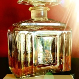 125ml version of og. 1926 (bottle from 1936) Baccarat Crystal