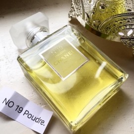 N°19 Poudré by Chanel