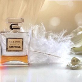 Allure Sensuelle (Parfum) by Chanel