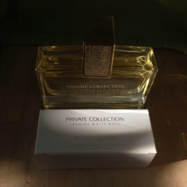 Private Collection Jasmine White Moss (Eau de Parfum) - Estēe Lauder