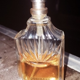 Shalimar als Vintage Parfum de Toilette. Vanille-Feuer in der sonst so schwarzen Nacht...