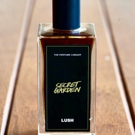 Secret Garden - Lush / Cosmetics To Go