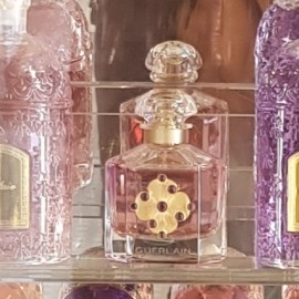 Im Tresor der Parfumerie entdeckt. Er ist so hübsch!
