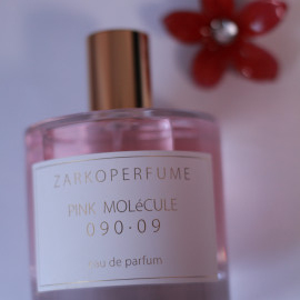Pink Molécule 090·09 by Zarkoperfume
