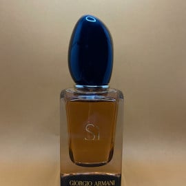Sì (Eau de Parfum Intense) (2021) by Giorgio Armani