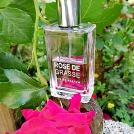 It's summer. Yes, roses. All over the place. Everywhere. (Picture not taken in Grasse.)