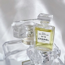 Madisha - Charrier / Parfums de Charières