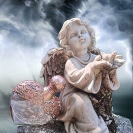 .....Engel begleiten uns, Tag und Nacht,  Sie zeigen uns den Weg und geben uns Kraft ❤️....