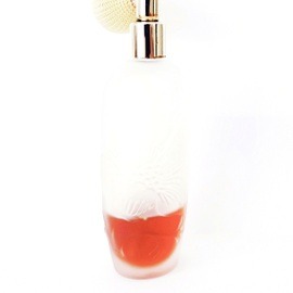 Vintage Parfum mit Ballonzerstäuber, alte Version Made in Switzerland. Enorme Sillage und Haltbarkeit.